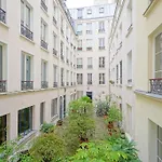 Grand Studio 2 pers République Bastille Paris 3